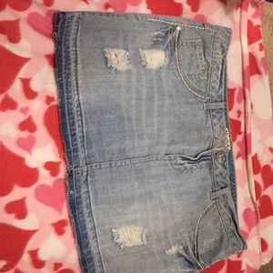 I’m selling a jean skirt from the brand Mudd